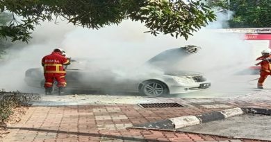 马赛地房车      冒烟着火