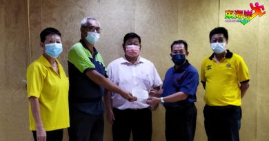 道北育智筹建新食堂 丹嗄档巴佛教会捐500