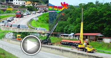 两辆吊秤车吊拖格  加叻大道堵塞