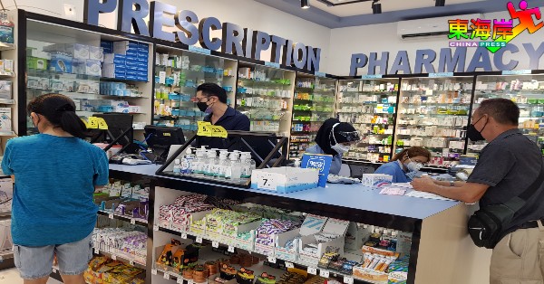 西药行出售的品牌快速检测试剂盒，皆有固定的顾客。