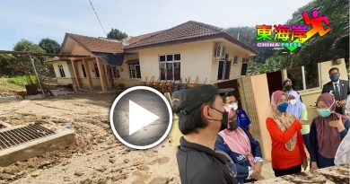 ◤大水灾◢女医护人员水灾勇救疫苗  阿山哥赞扬