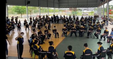 学额爆满再收40人    关中增设多一班初中班