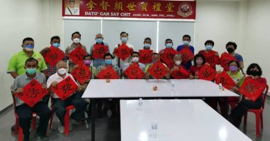 百乐福建会馆颁赈灾金   14户受灾会员受惠