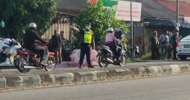 摩哆与罗厘擦撞 女骑士摔下遭辗毙