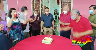 马华甘马挽志工团   排除万难  为民服务