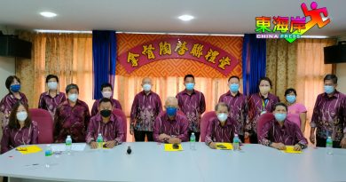 疫情升温还开不开？ 社团大会　静观其变