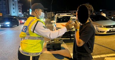 喝酒开车   4男被捕