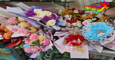 母亲节 蛋糕花束  订单慢热 不宜久放．业者看好行情