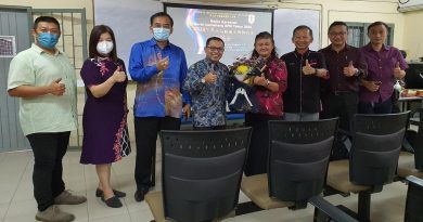 9人全A 及格率最佳学校之一  县教局表扬 丹中华华中