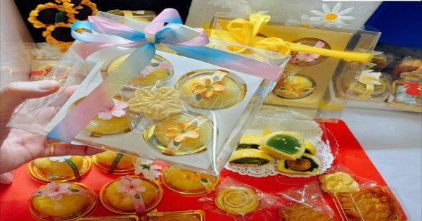 雷茹碧每年除了制作传统月饼，也会推出造形可爱及不同口味的月饼，非常适合送礼。