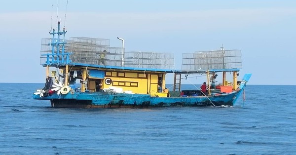 大马海事执法机构在繁荣行动中，揭发本地渔船外国注册的不法行为。