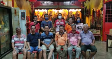 关丹玉佛山神庙庆神诞  场面热闹