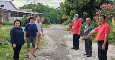 直凉数个住宅区道路损坏    当地民众冀当局关注
