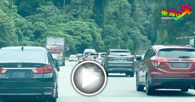 连假结束车辆返城  加叻大道再堵塞