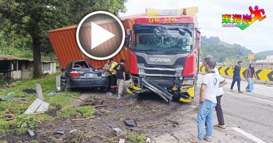 加叻大道数车连环撞  罗厘压轿车 大塞车