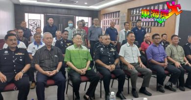 民众放心出门回乡 丹警安全行动护家园
