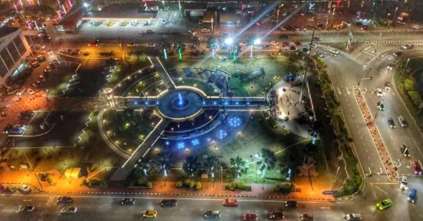 耗资350万令吉完成打造“城市花园”(City Garden),于夜间为关丹市景增添色彩。