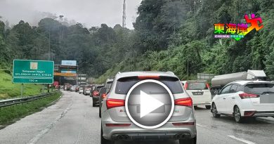 加叻大道 路滑车祸  遇连假结束　堵塞