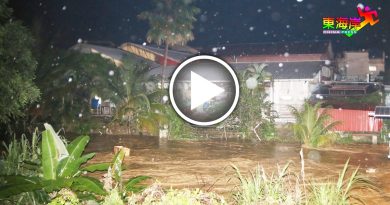 文冬河水灾警笛响起  村民看水位彻夜难眠