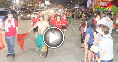 旧玻璃口财神庙神游  印裔也参与