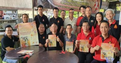 丹佛牌公会   24日供僧法会