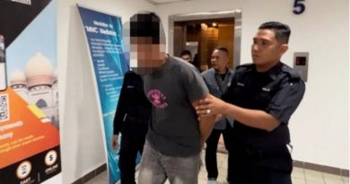 奸污猥亵3女儿 还家暴妻子   无耻男控7重罪