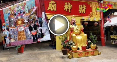 文冬庆赞中元  仅财神庙有舞台表演