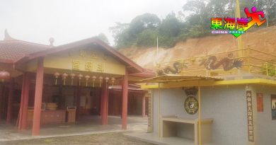 斥资15万3000   立卑斗母宫重修山壁