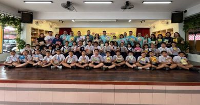 打造小树林阅读角 哥市中华小学 “读”树一格