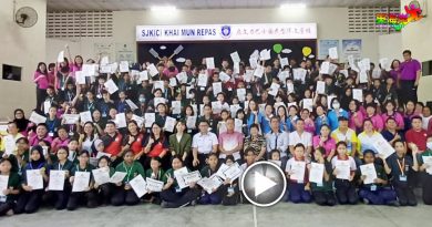 文冬4校制服团体生活营   杨巧双拨5000充经费