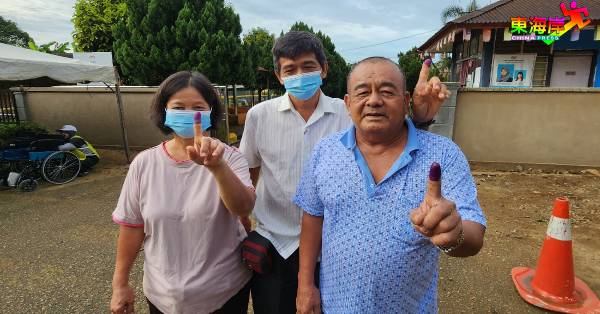 陈宝英（58岁，左）、陈添财（57岁）、翁锦发（64岁）