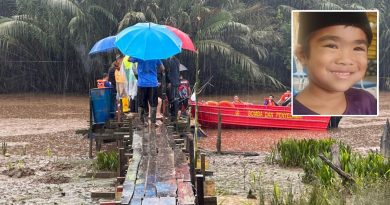 5岁小孩在木桥上钓鱼    失足滑落水中失踪