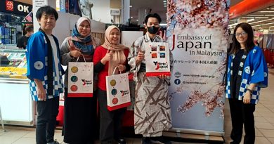 日本驻马大使馆设摊位    让市民了解日本文化