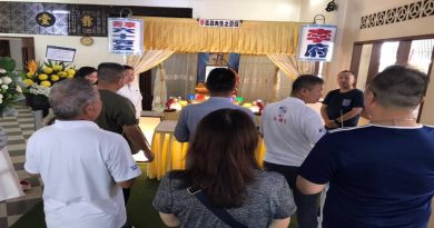 关丹华团联合会     祭拜致敬李义昌