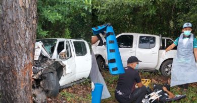 货卡失控撞下山坡    3人受伤送院治疗