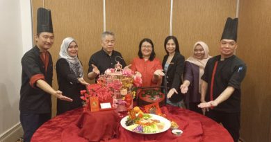 哥市多家酒店推出年夜饭 价格保持  菜肴胜往年