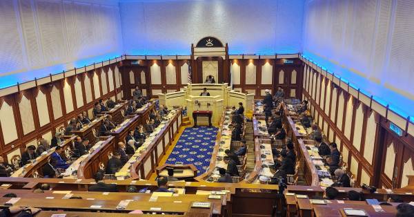 彭州5名官委议员推荐需于5月召开州议会前提呈，以便通过州议会审核推荐人选资格。