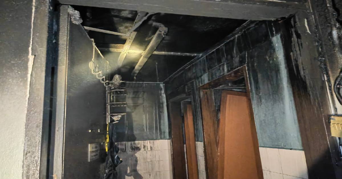 美容院不知何故失火，室内近40%范围被烧毁。