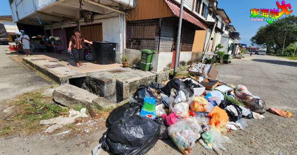 郭爱莲促请彭州固体废料管理机构尽快派员，揪出将路口变非法垃圾堆的垃圾虫。