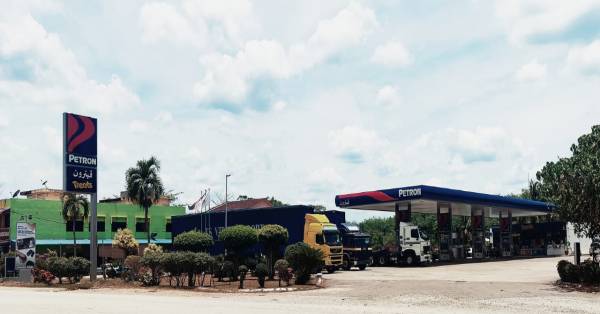 文德甲加叻路3英里商业小区源顺油站，将代表淡马鲁县参加全国油站公厕卫生比赛。