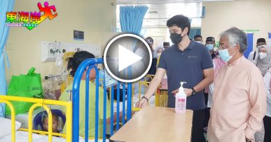 亲民彭苏丹和王子  探访立卑医院病人　