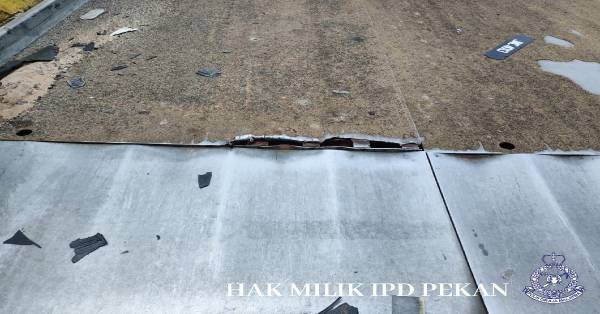 关丹昔加末路云冰军用贝利铁桥又被投诉工程，驳接处导致车辆底部因撞击而损坏。