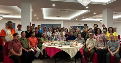 李锦贤吁越南船民及后代    续来我国祭祖  扫墓