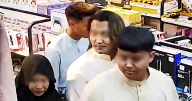 一家人齐心打配合   偷电玩零件 店主报案