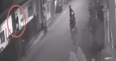 爬柱子潜入车房    3匪图爆窃  没得手