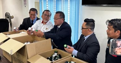 视频丨卫生局药剂组跨州行动     起近百万未注册药妆品