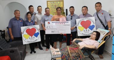 关丹慈善家    捐2病患家庭