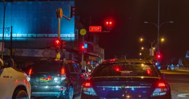 LED板显示“Go、Stop” 网民赞丹红绿灯先进