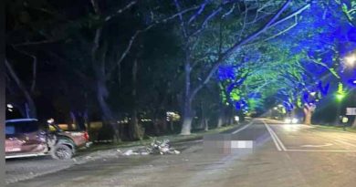 摩哆撞上转入路口的货卡    大专生骑士身亡