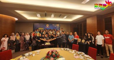 感恩教师辛劳育人      双倍“加码”奖金肯定付出